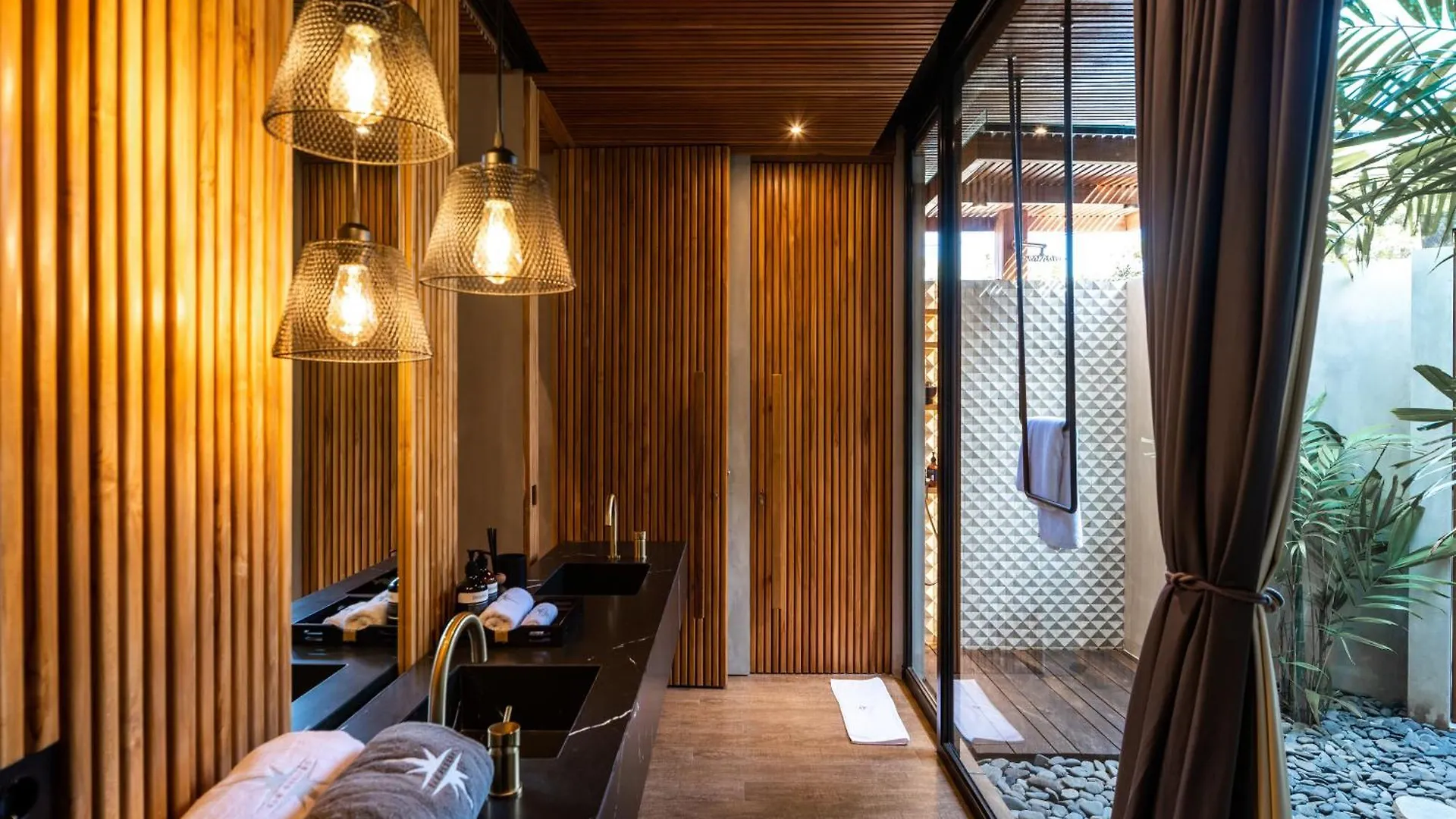 House Of Winds Complex - Lush 9Br Exotic Oasis 3X3Br Villas In Canggu ケロボカン インドネシア