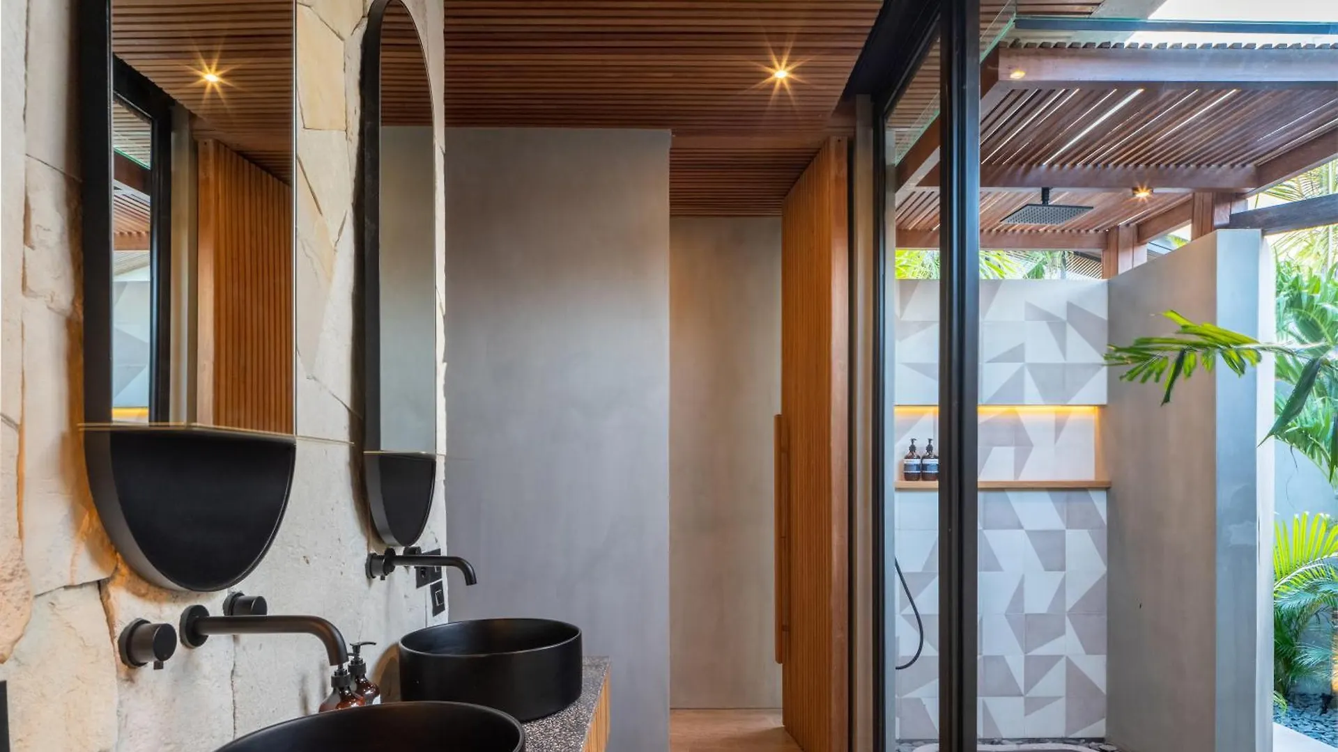House Of Winds Complex - Lush 9Br Exotic Oasis 3X3Br Villas In Canggu Kerobokan  0*, Kerobokan (Bali) Indonesia