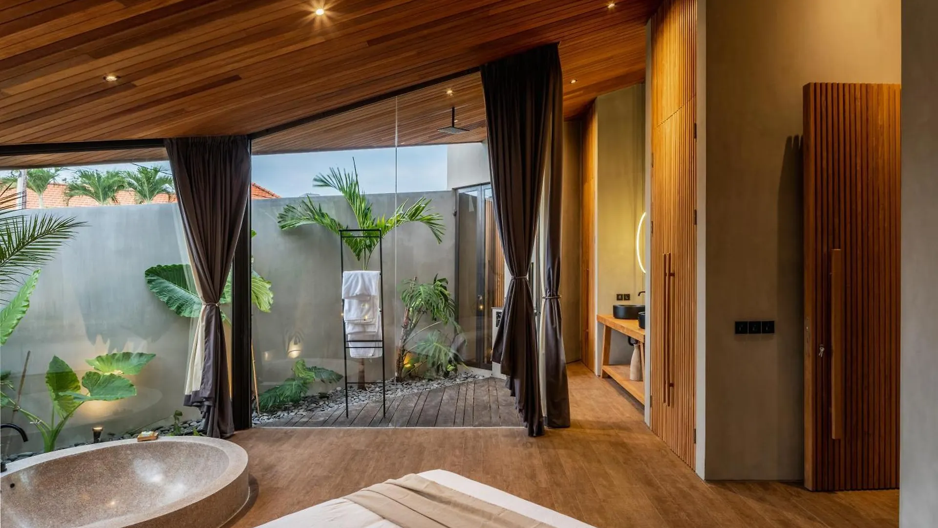 House Of Winds Complex - Lush 9Br Exotic Oasis 3X3Br Villas In Canggu Kerobokan   Kerobokan (Bali)